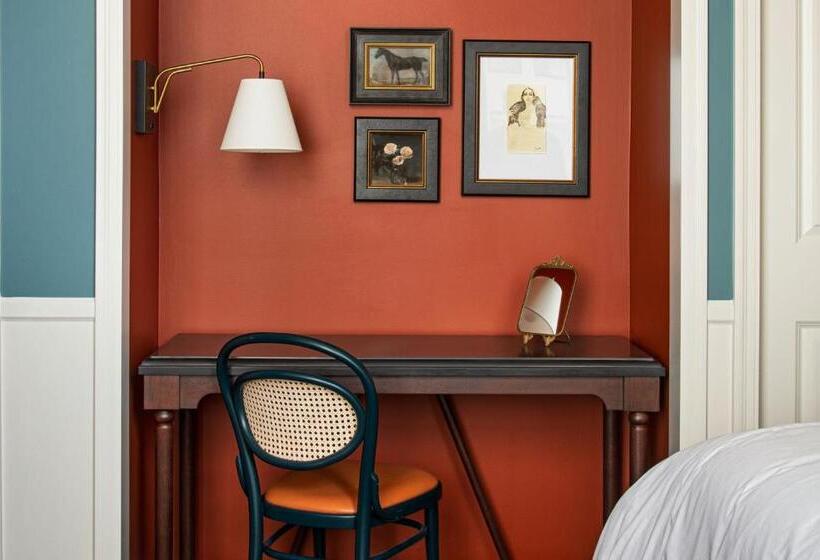 مجموعه ویستا شهر, David Whitney, Autograph Collection