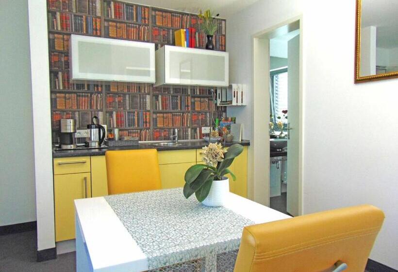 سوییت جونیور با بالکن, Book Hotel Leipzig