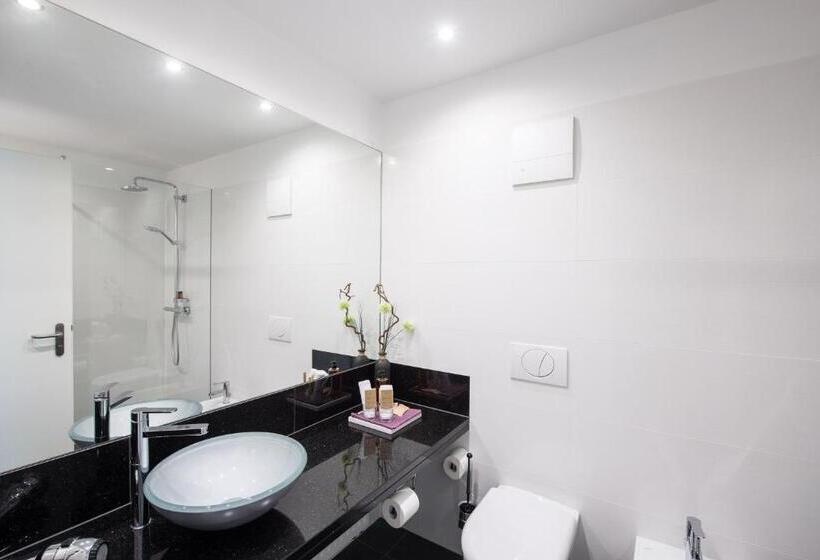 اتاق لوکس با بالکن, Book Hotel Leipzig