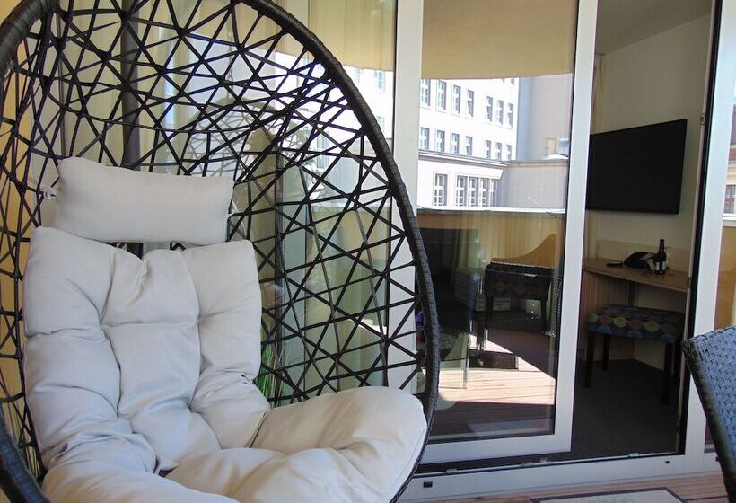 اتاق لوکس با بالکن, Book Hotel Leipzig