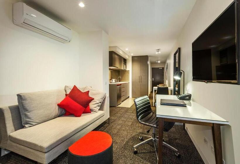 استودیوی استاندارد, Corporate Living Accommodation Abbotsford