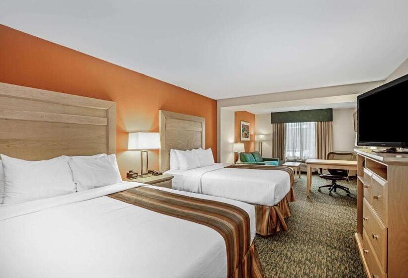 سوییت خانوادگی, La Quinta By Wyndham Grand Forks