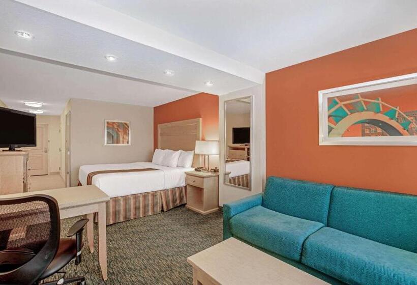 اتاق لوکس با تخت بزرگ, La Quinta By Wyndham Grand Forks