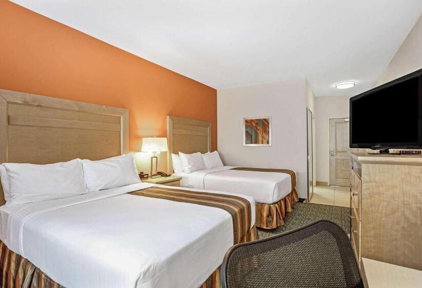 اتاق استاندارد برای معلولان, La Quinta By Wyndham Grand Forks