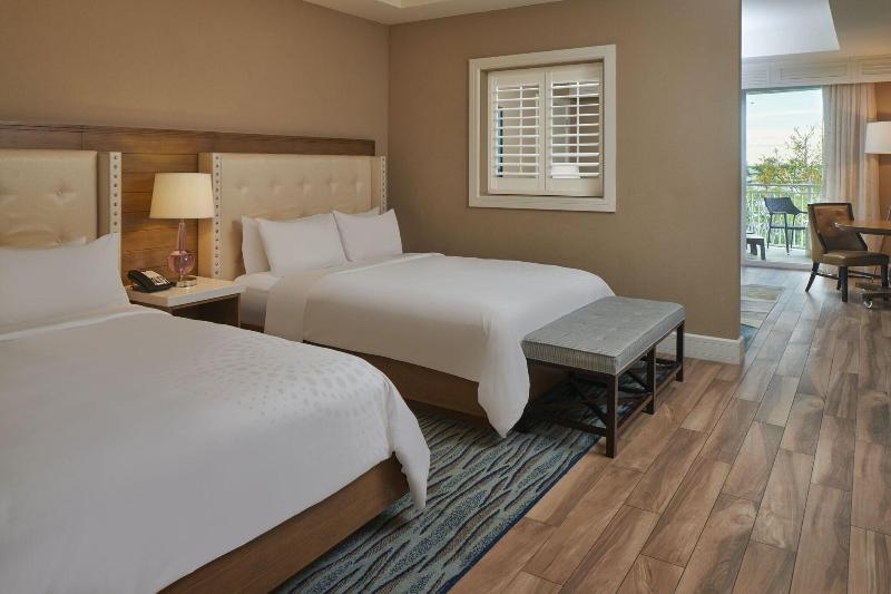 Suite Queen Bed, Playa Largo Resort & Spa, Autograph Collection