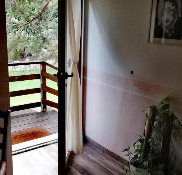 سوییت با چشم‌انداز باغ, La Valle Dell Aquila