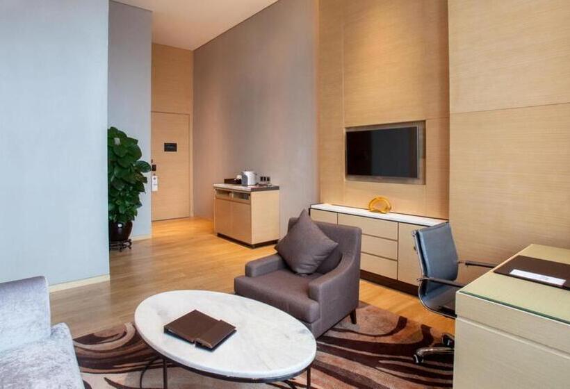 سوییت اجرایی, Shenzhen Futian Wyndham Grand