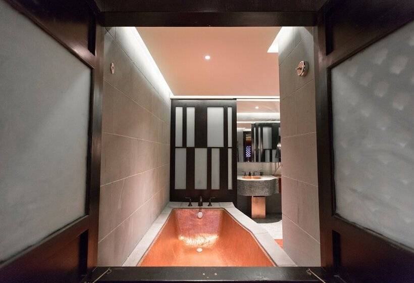 سوییت با چشم‌انداز باغ, Sky Valley Heritage Boutique