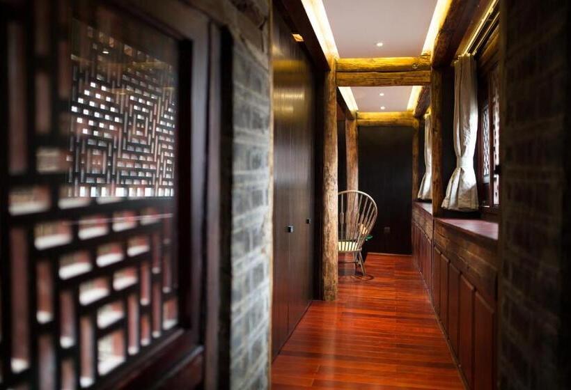 سوییت با چشم‌انداز باغ, Sky Valley Heritage Boutique
