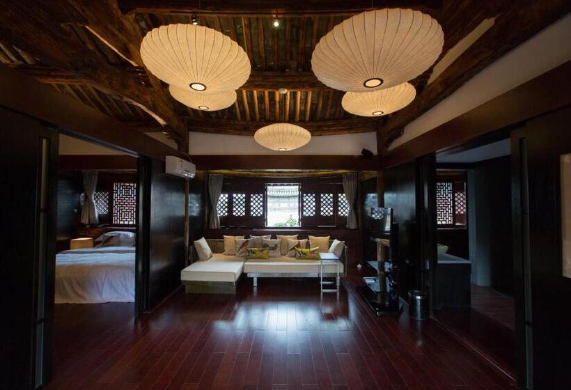 سوییت با چشم‌انداز باغ, Sky Valley Heritage Boutique