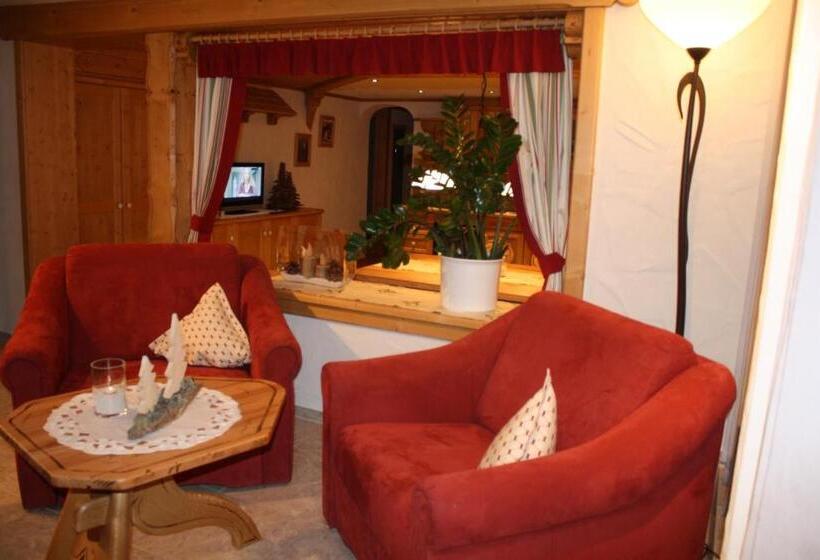 سوییت با چشم‌انداز استخر, Genusshotel Vermala Montafon