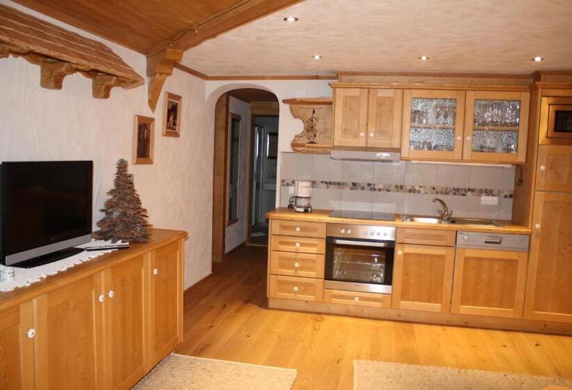 سوییت با چشم‌انداز استخر, Genusshotel Vermala Montafon