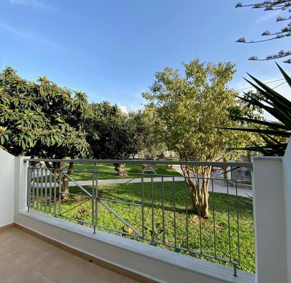 استودیوی استاندارد, Manolis Apartments Plakias