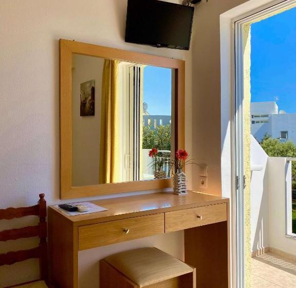 استودیوی استاندارد, Manolis Apartments Plakias