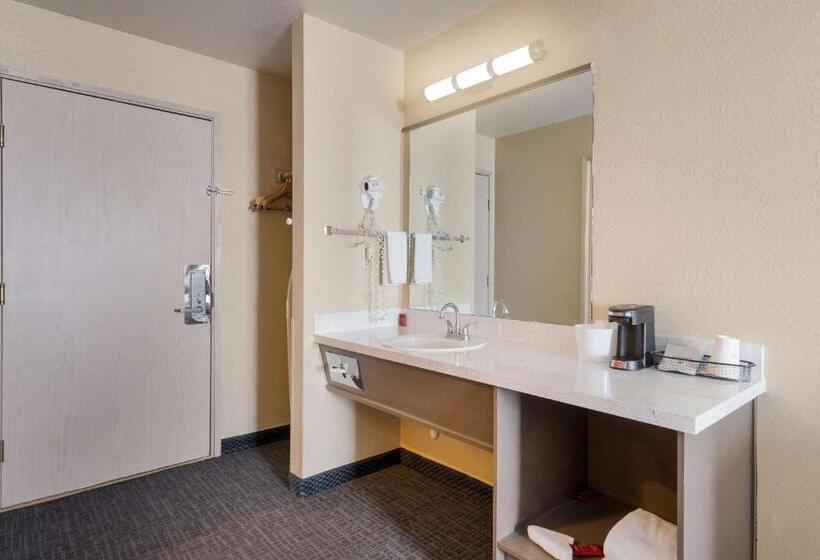 سوییت, SureStay Hotel by Best Western Wells
