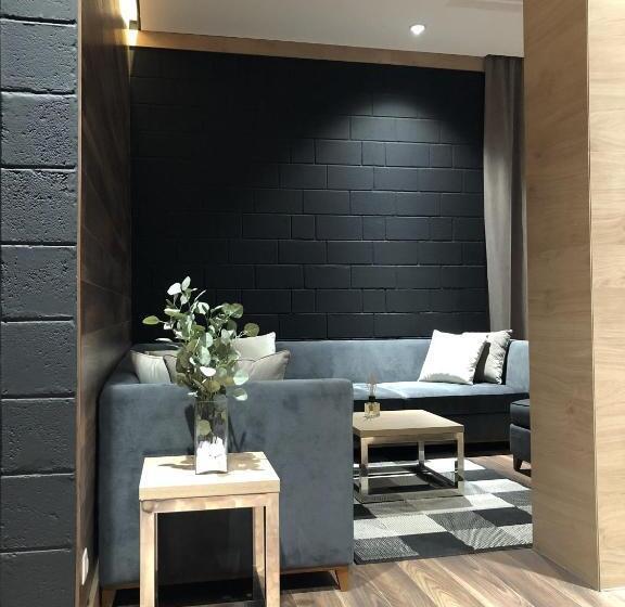 سوییت سوپریور, Astoria Boutique
