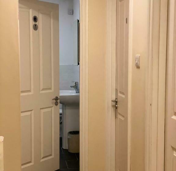 اتاق استاندارد با سرویس بهداشتی مشترک, Clifton House Brighton