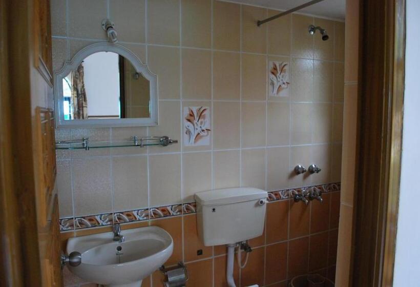 سوییت خانوادگی, Albuquerque Betterhomes, Goa