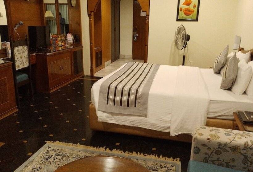 اتاق لوکس, Empires Hotel Bhubaneswar