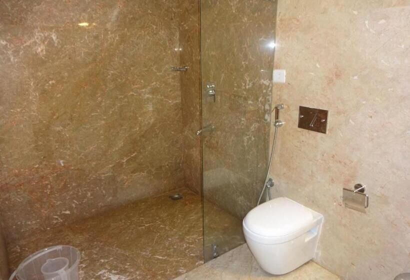 اتاق لوکس, Paramount Tower