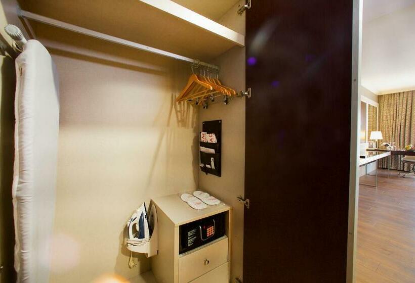 اتاق لوکس, Ramada By Wyndham Istanbul Merter