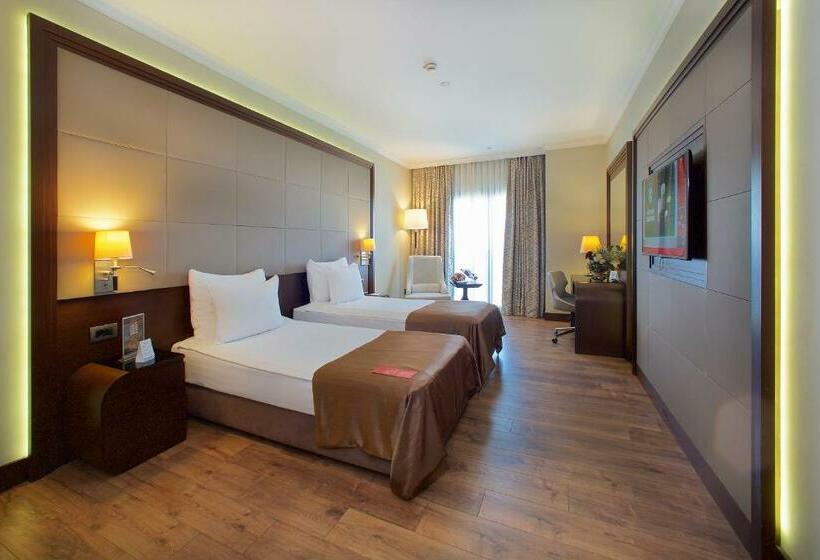 Chambre Deluxe, Ramada  & Suites By Wyndham Istanbul Merter