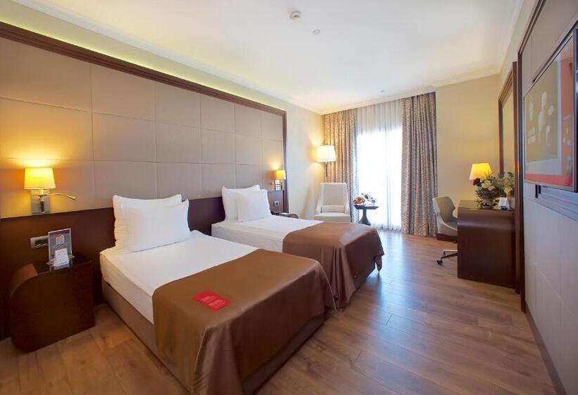 Deluxe Room, Ramada  & Suites By Wyndham Istanbul Merter