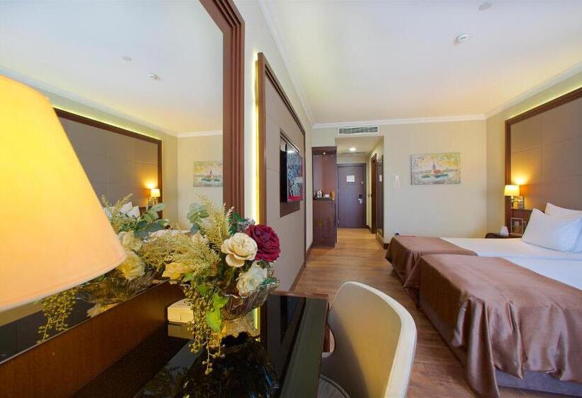 Deluxe Room, Ramada  & Suites By Wyndham Istanbul Merter