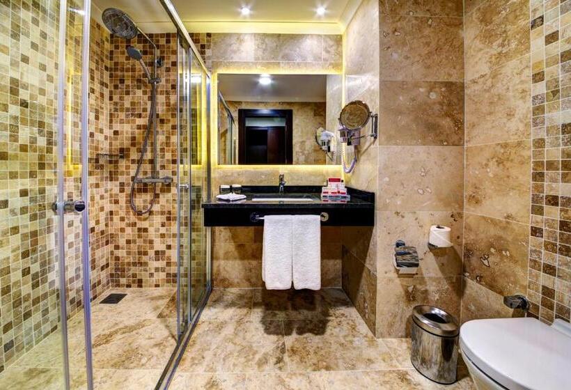 اتاق لوکس با تخت بزرگ, Ramada By Wyndham Istanbul Merter