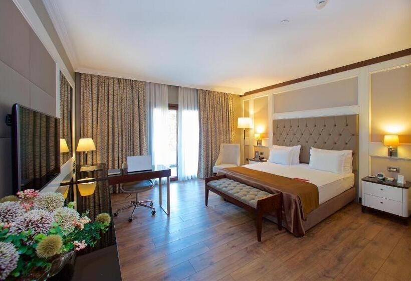 Chambre Deluxe King Size, Ramada  & Suites By Wyndham Istanbul Merter