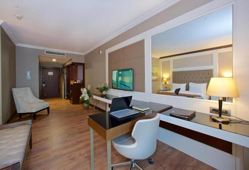 Deluxe Room King Size Bed, Ramada  & Suites By Wyndham Istanbul Merter