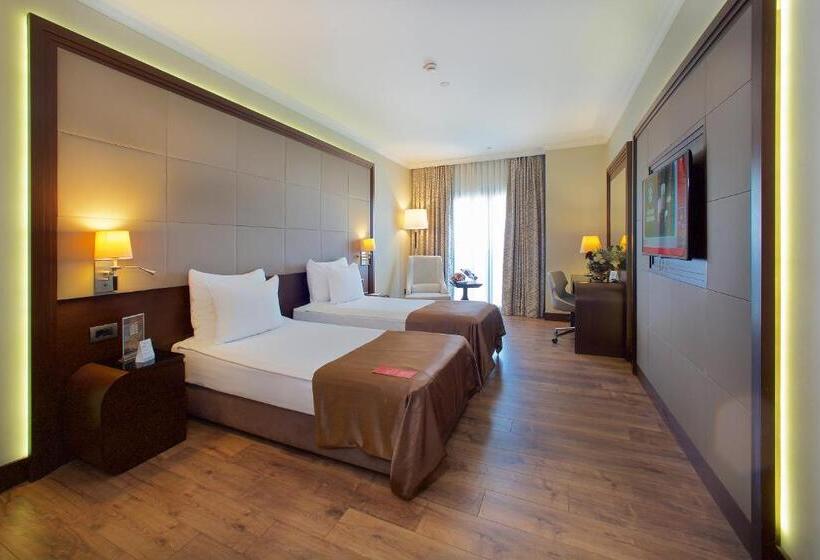 Standard Room, Ramada  & Suites By Wyndham Istanbul Merter