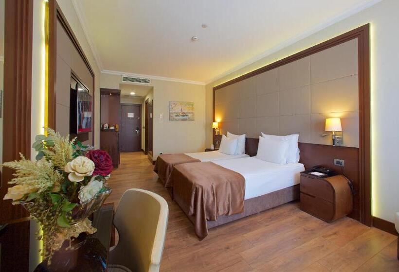 Standard Room, Ramada  & Suites By Wyndham Istanbul Merter