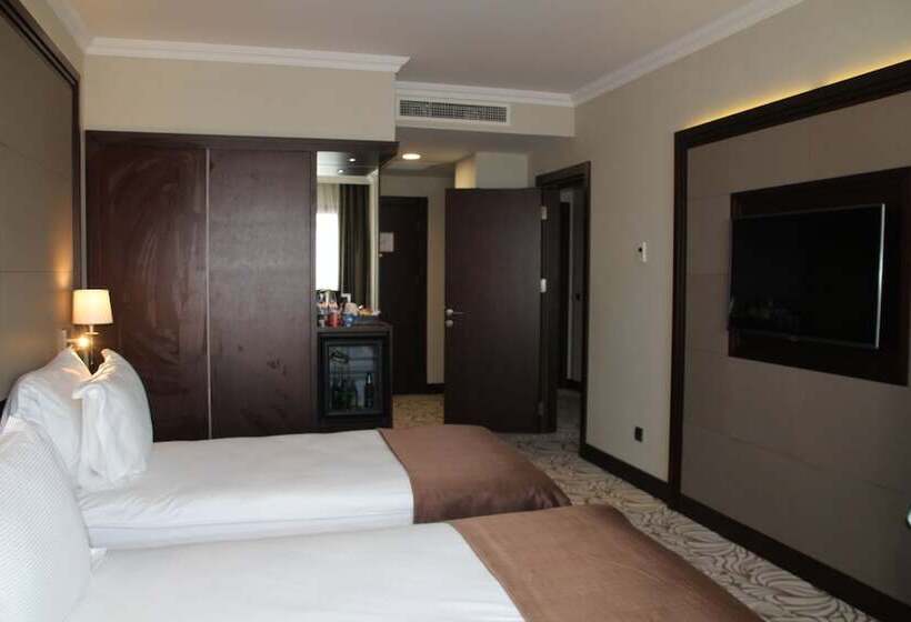 Standard Room, Ramada  & Suites By Wyndham Istanbul Merter