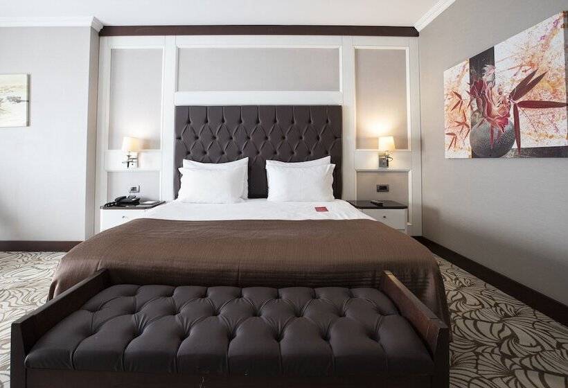 سوییت جونیور, Ramada By Wyndham Istanbul Merter