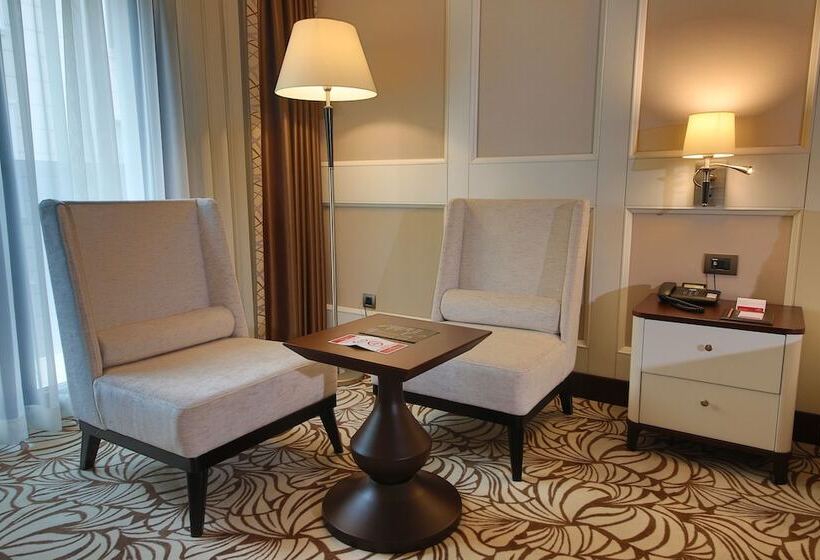 Standard Room Adapted for people with reduced mobility, Ramada  & Suites By Wyndham Istanbul Merter