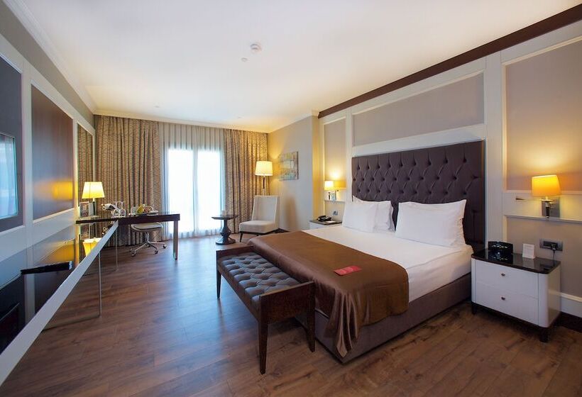 Junior Suite Adapted for people with reduced mobility, Ramada  & Suites By Wyndham Istanbul Merter