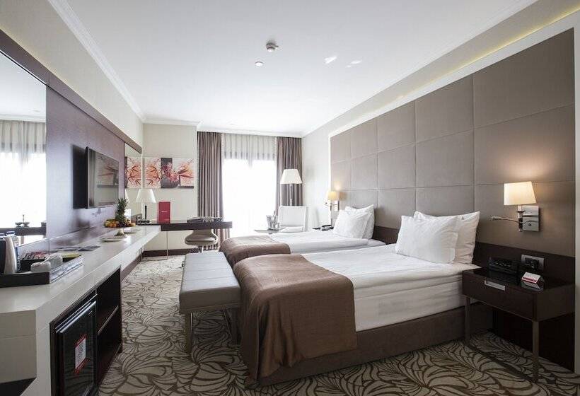 Deluxe Room, Ramada  & Suites By Wyndham Istanbul Merter