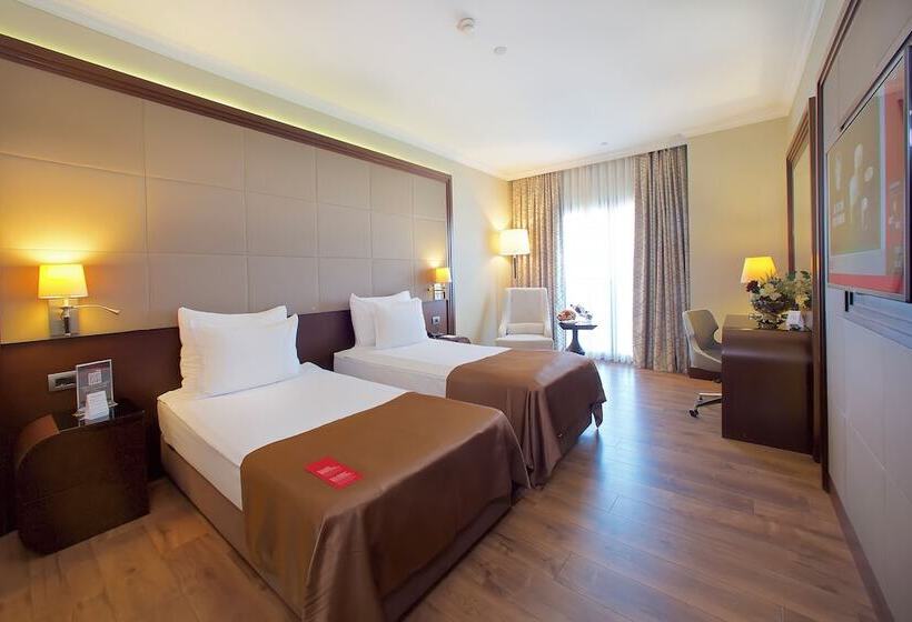 Deluxe Room, Ramada  & Suites By Wyndham Istanbul Merter