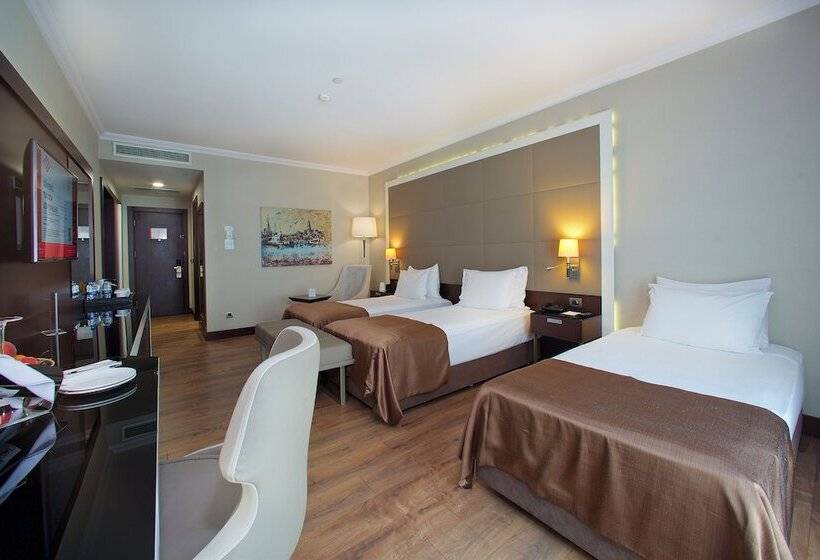 Deluxe Room, Ramada  & Suites By Wyndham Istanbul Merter