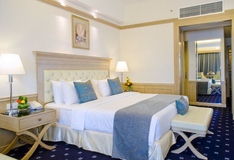 اتاق لوکس, Royale Chulan Penang