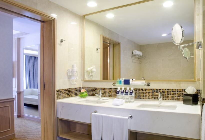 سوییت خانوادگی, Royale Chulan Penang