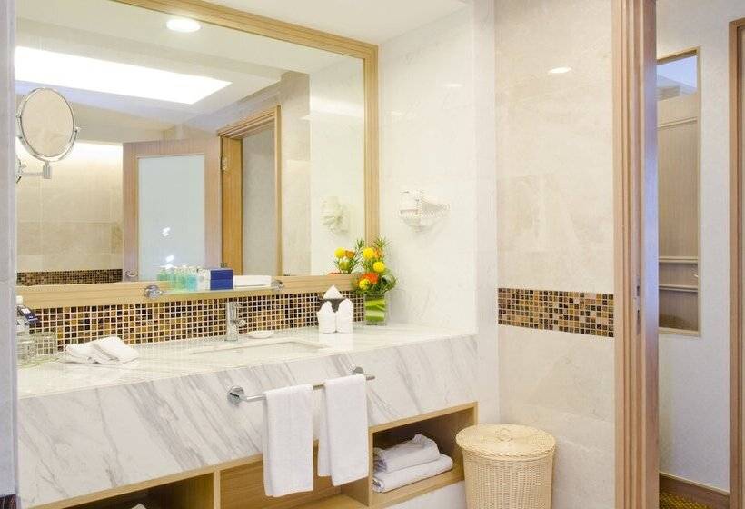 سوییت لوکس, Royale Chulan Penang
