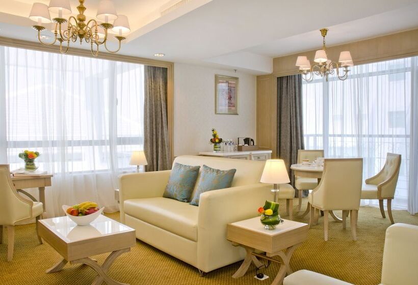 سوییت لوکس, Royale Chulan Penang