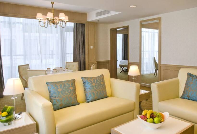 سوییت لوکس, Royale Chulan Penang