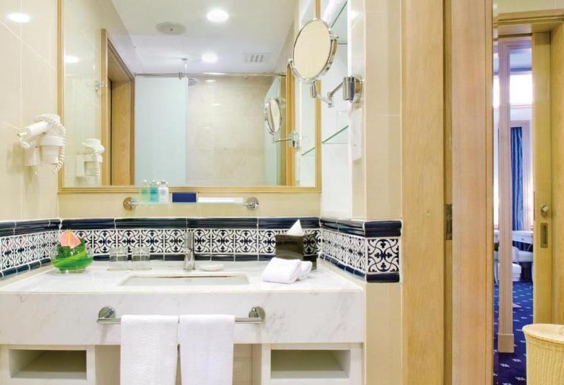 اتاق لوکس, Royale Chulan Penang