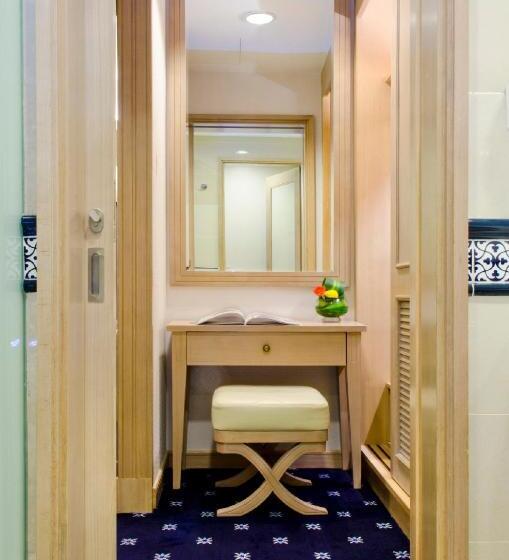 اتاق استاندارد سه نفره, Royale Chulan Penang