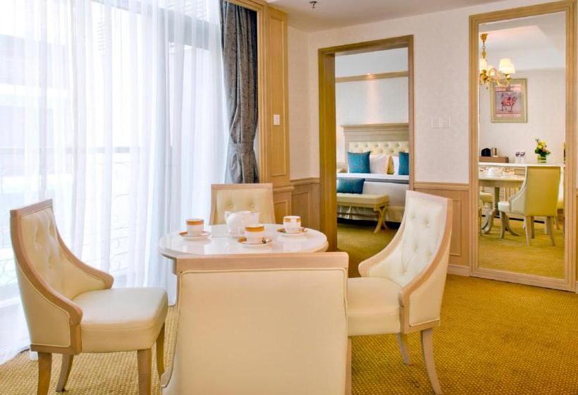 سوییت لوکس, Royale Chulan Penang