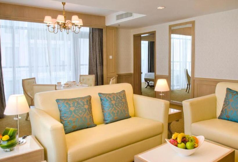 سوییت لوکس, Royale Chulan Penang
