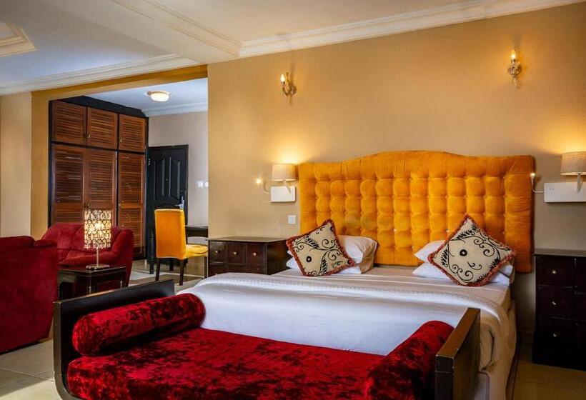 سوییت اجرایی, The Country Lodge